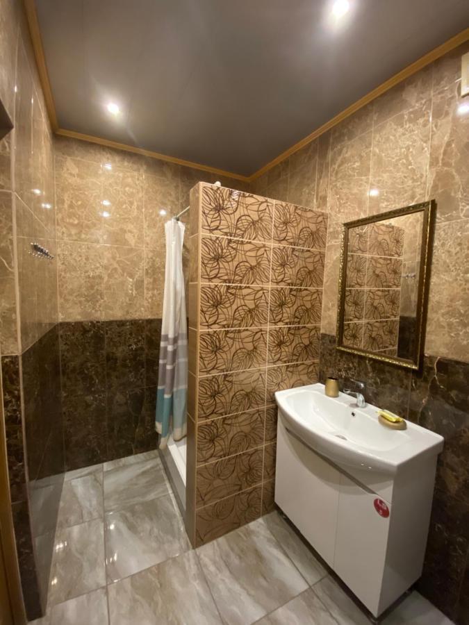 Вул Роксолани , 16 Центр 300 М До Бювету トラスコヴェッツ エクステリア 写真